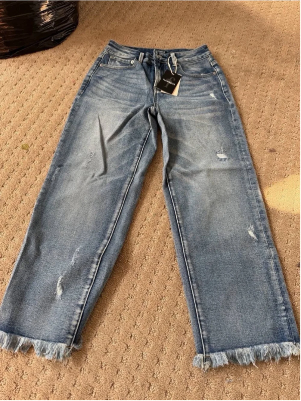 Flamingals Straight Leg Crop Jeans for Women Mid Rise Raw Hem Jeans XS